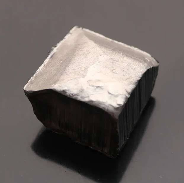 Cur niobium est materia clavis summi technicae industriae?